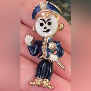 Vtg POLICEMAN Brooch